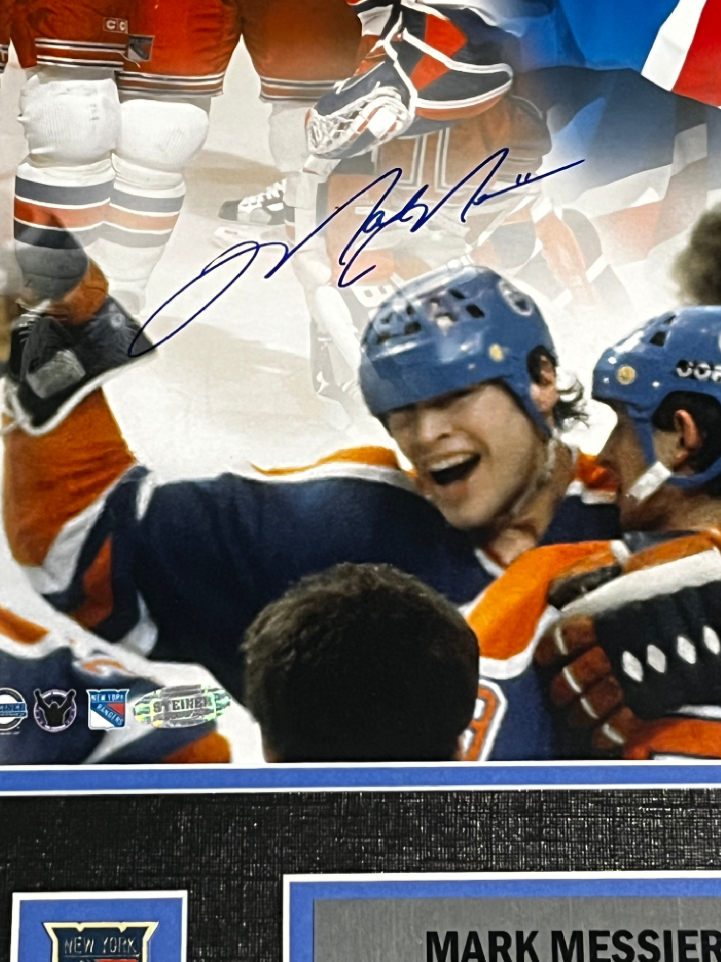 Mark Messier Autographed Framed 11x14 Photo