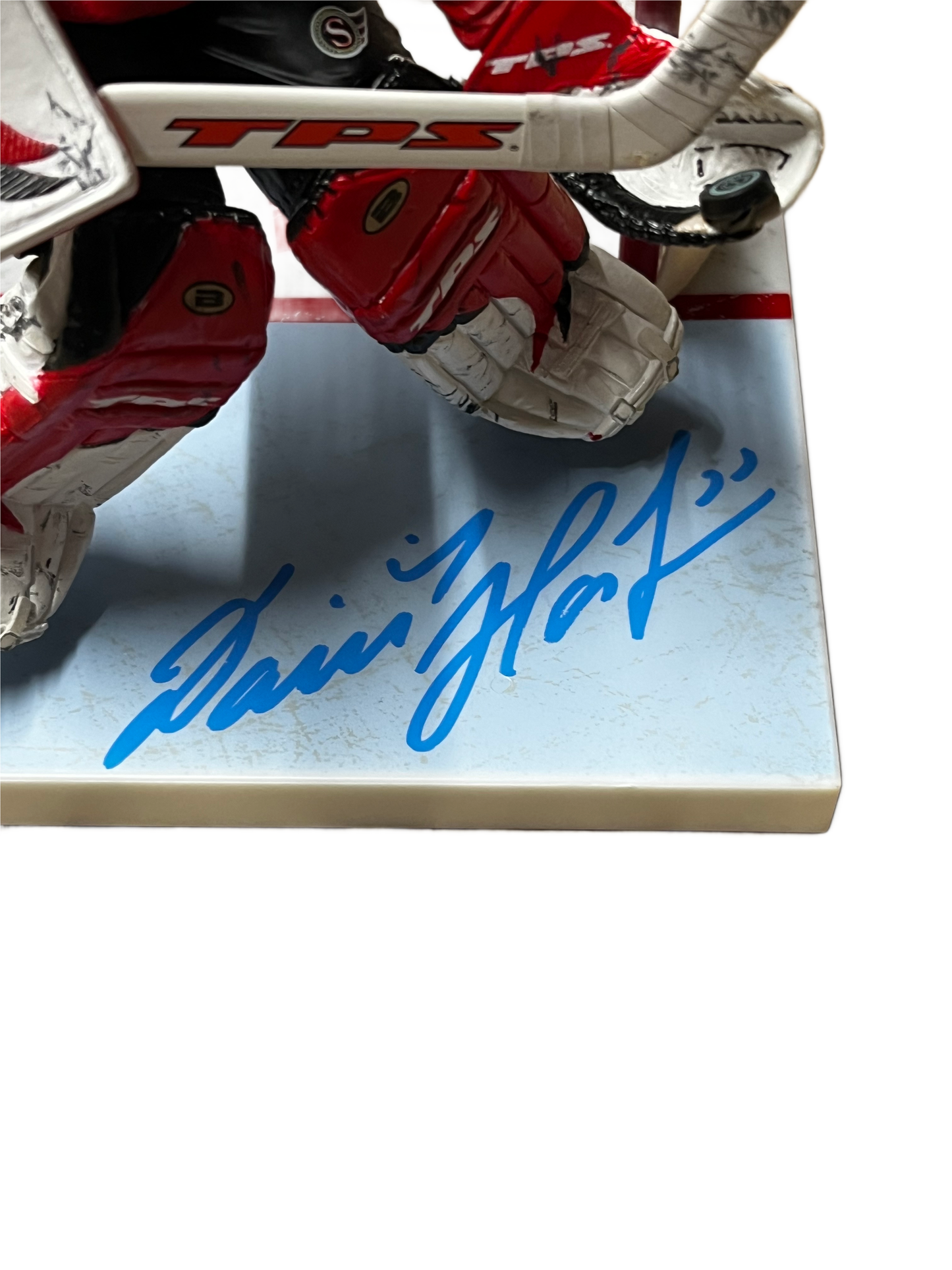 Dominik Hasek Signed Buffalo Sabres Mcfarlane In The Crease Exclusive Figure