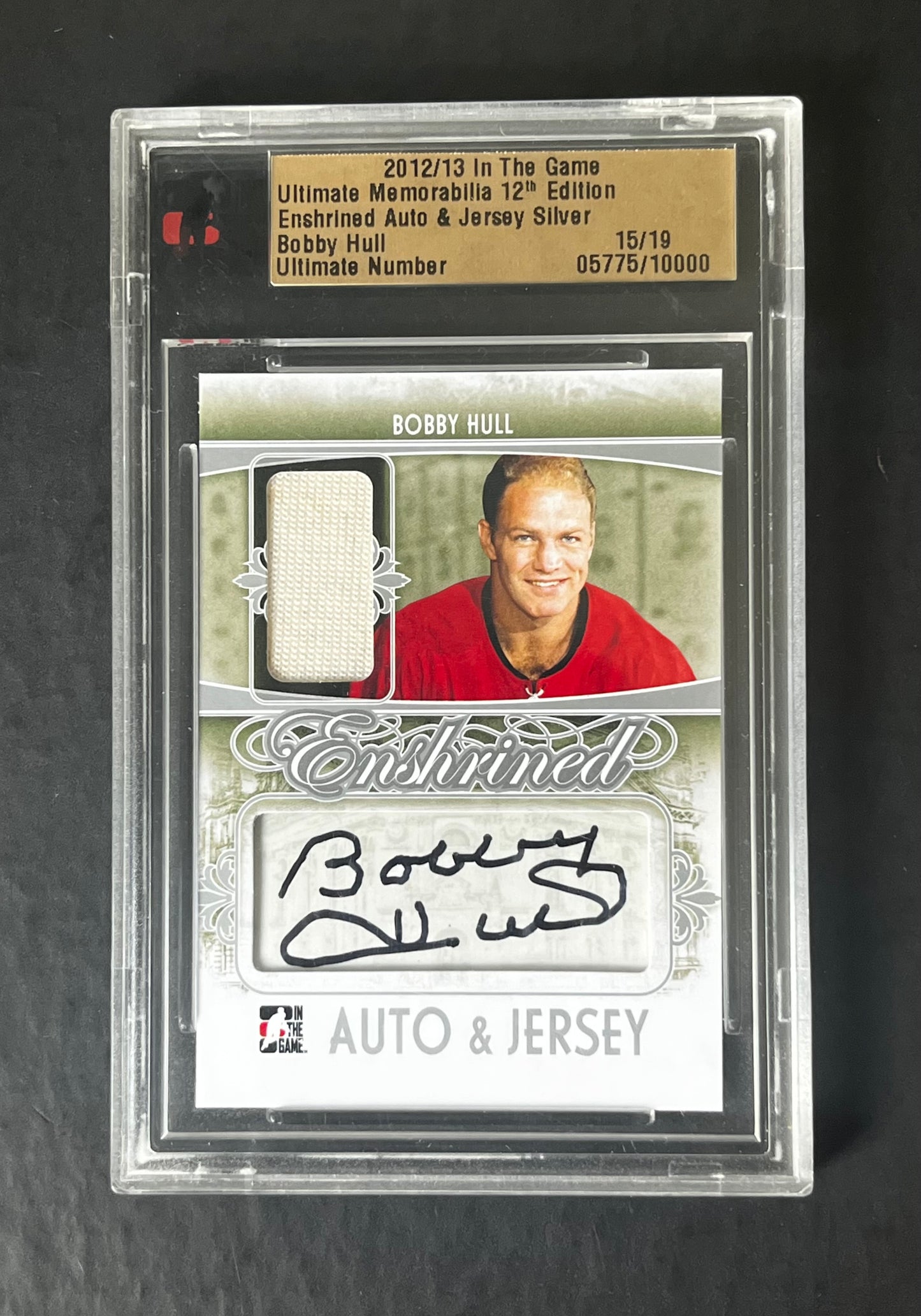 2012 In The Game Ultimate Enshrined Auto & Jersey Bobby Hull Auto Silver