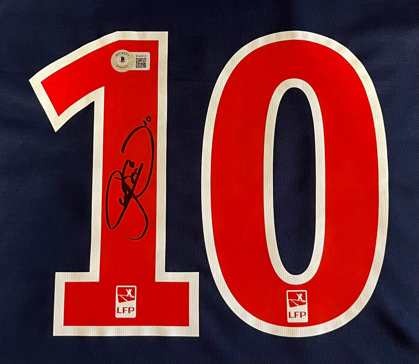 Neymar Jr. PSG Signed Jersey Beckett BAS Sticker Authentic