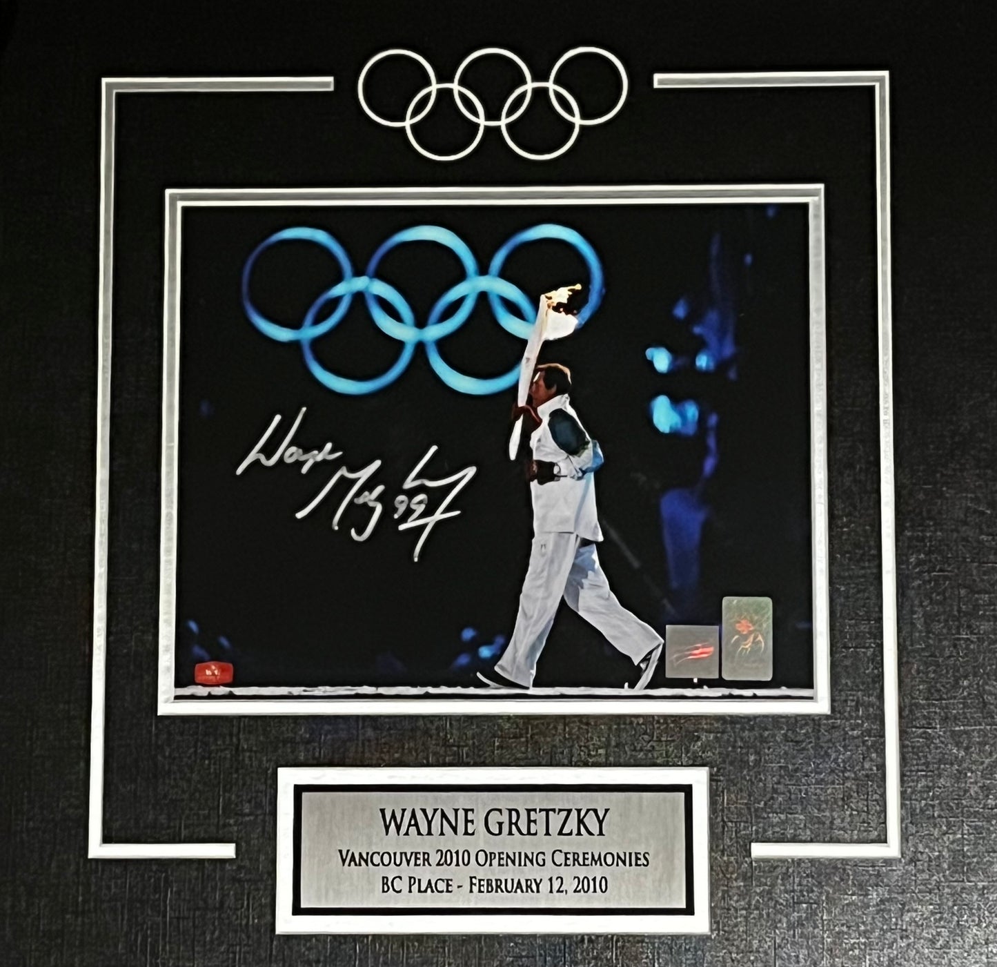 Signed 8x10 Wayne Gretzky Framed Olympics Torch Canada 2010