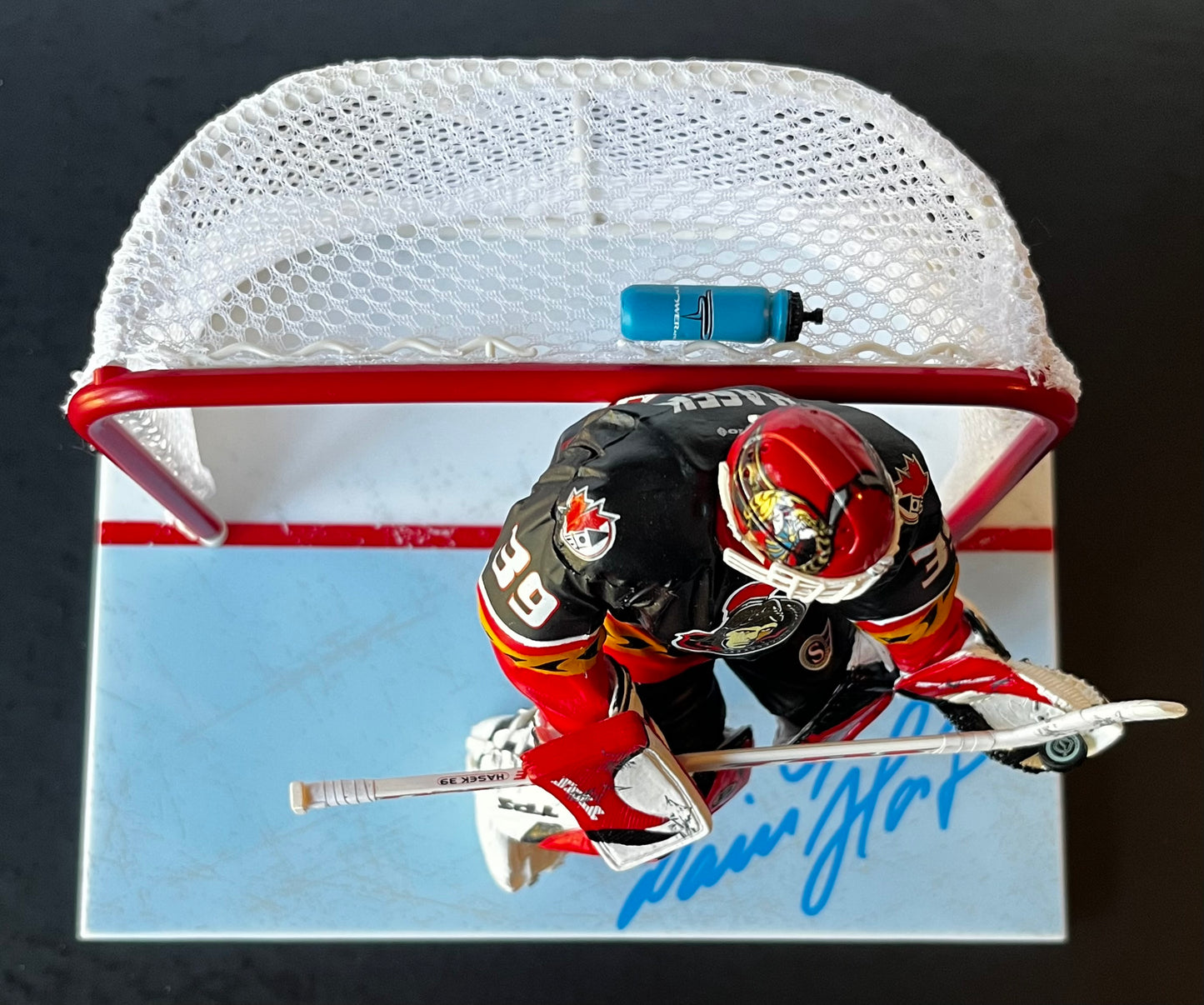 Dominik Hasek Signed Buffalo Sabres Mcfarlane In The Crease Exclusive Figure