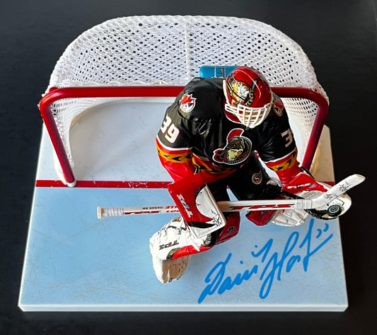 Dominik Hasek Signed Buffalo Sabres Mcfarlane In The Crease Exclusive Figure