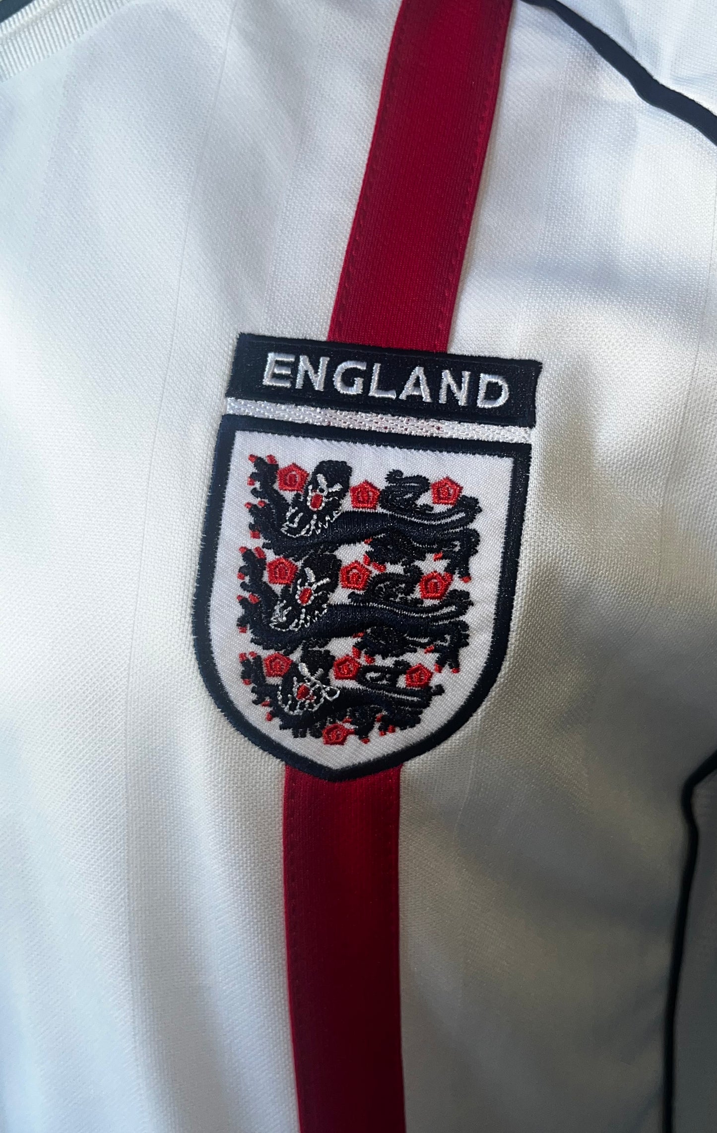 David Beckham Signed England 2002 Soccer Home Jersey Icons