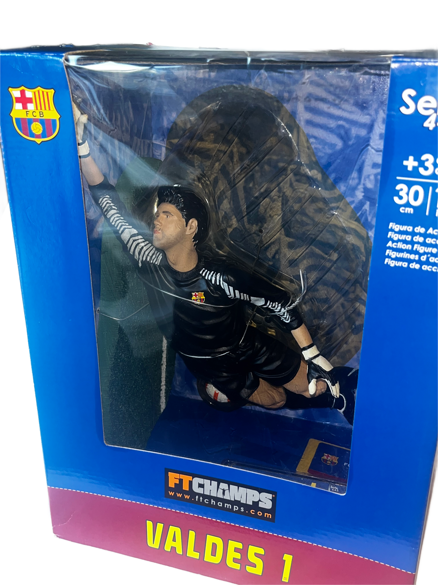 FT Champs Victor Valdes 1 FC Barcelona 12" Action Figure